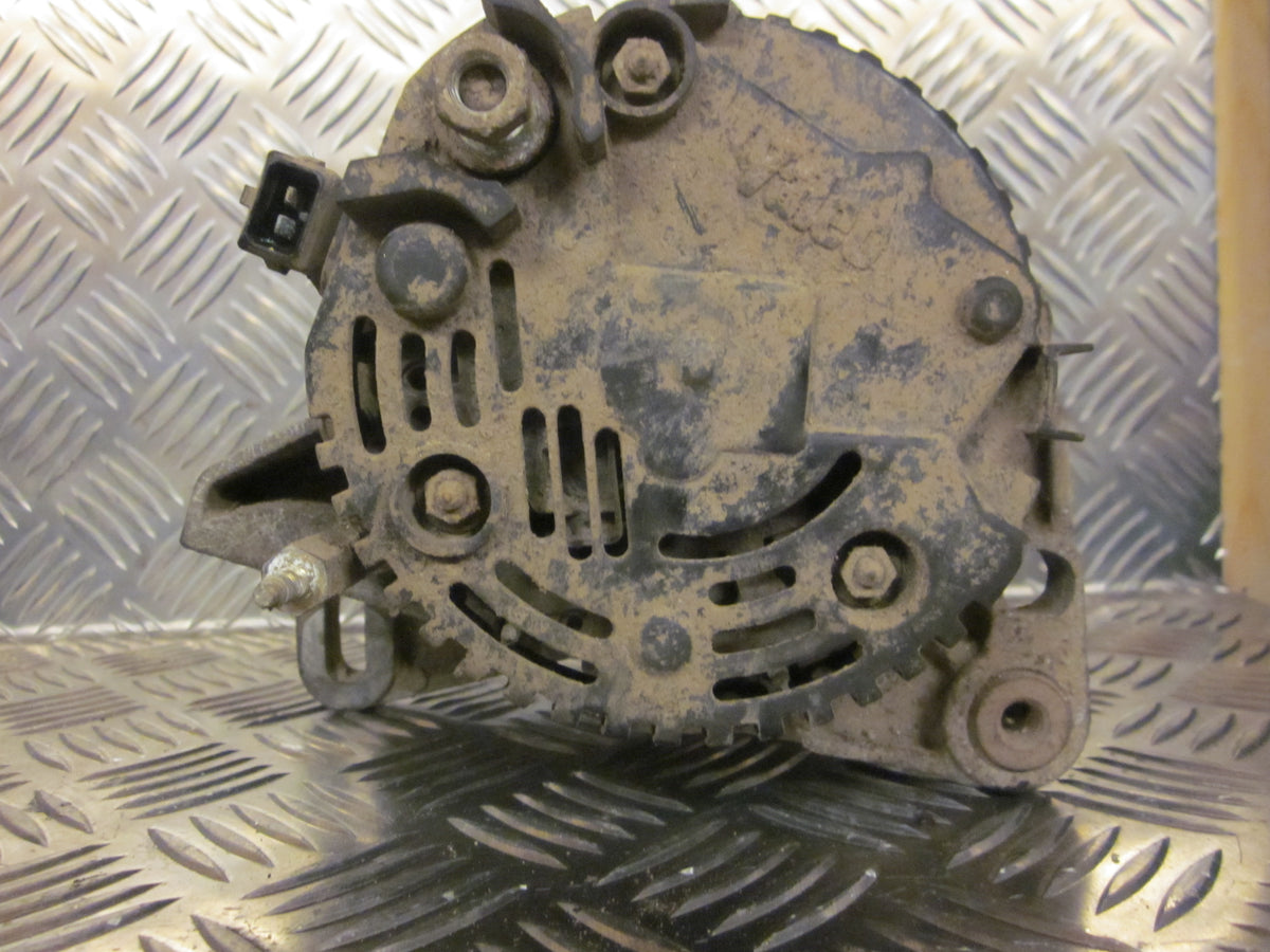 VW Passat Generator Med OEM Nr. 037903023QX Fra VW Ophugger
