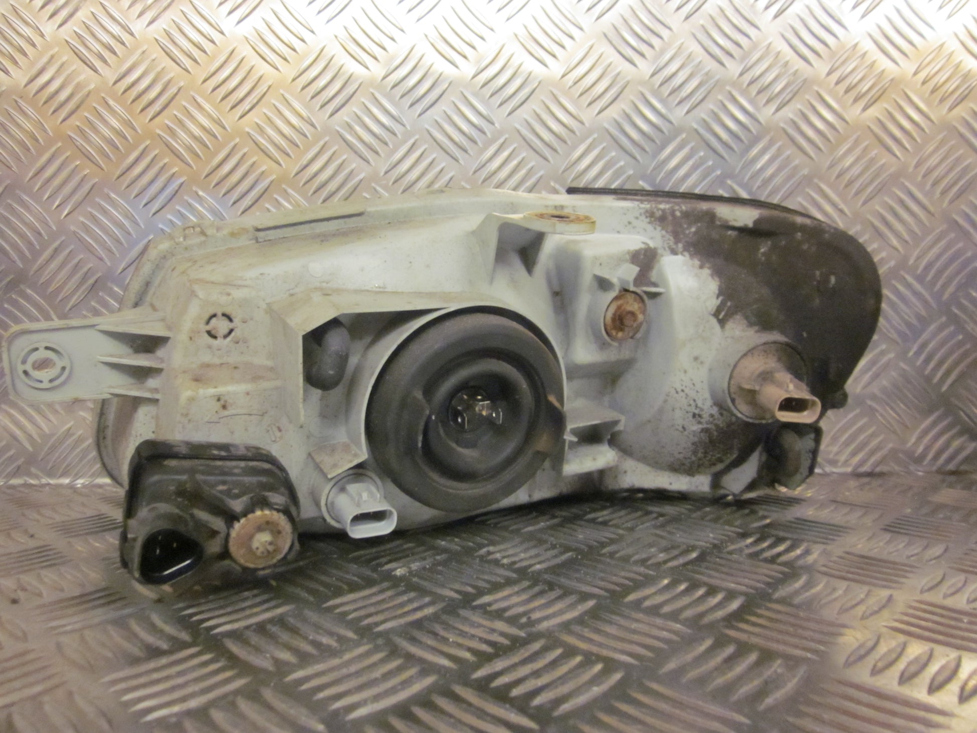 Hyundai Accent Forlygte Med OEM Nr. 9210225020 Fra Hyundai Ophugger