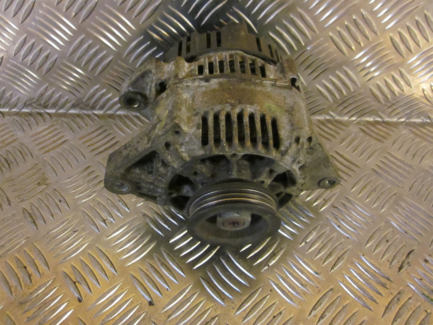 Renault Megane Generator Med OEM Nr. 7701499603 Fra Renault Ophugger