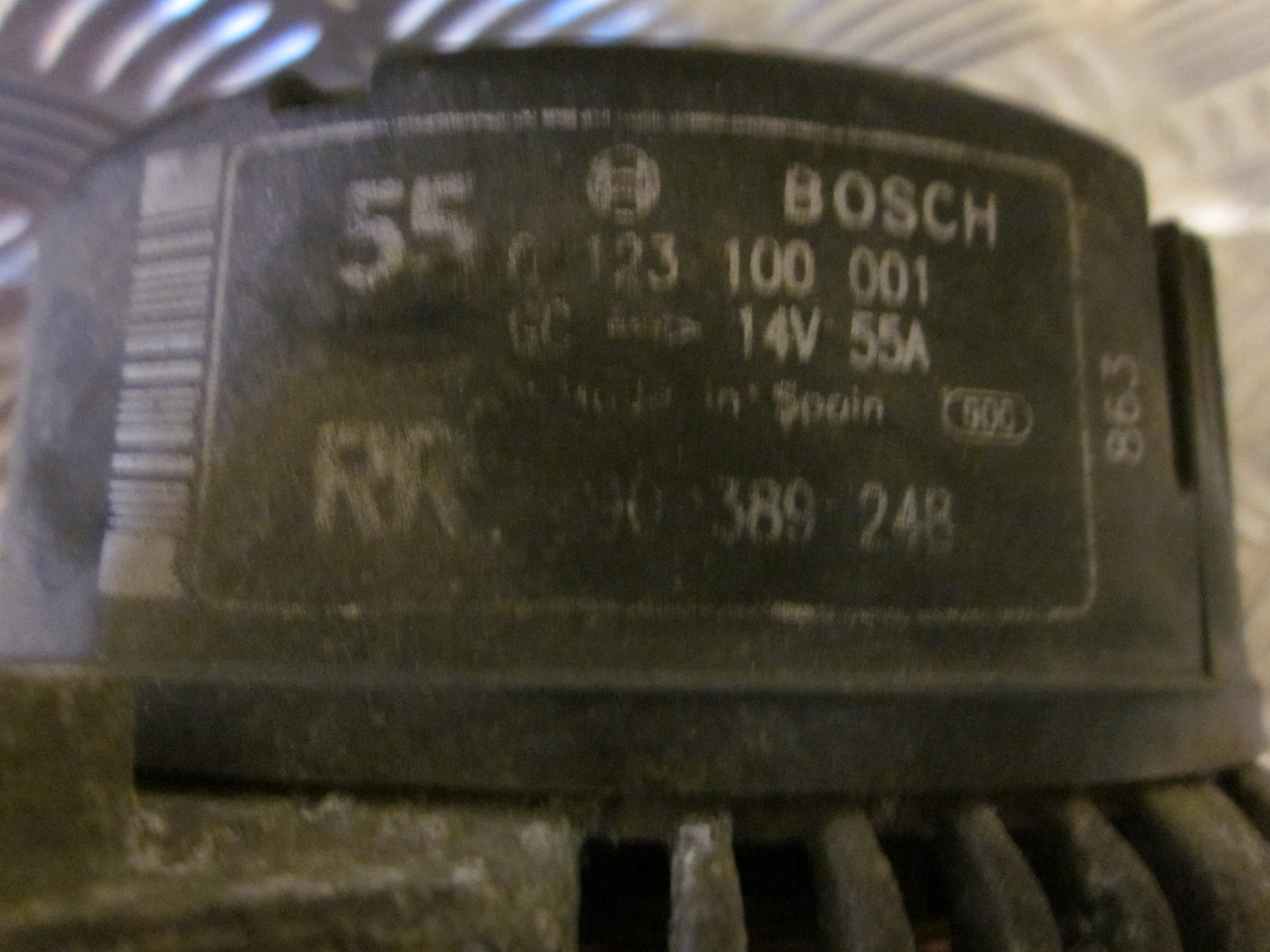 Opel Corsa B Generator Med OEM Nr. 0123100001 Fra Opel Ophugger