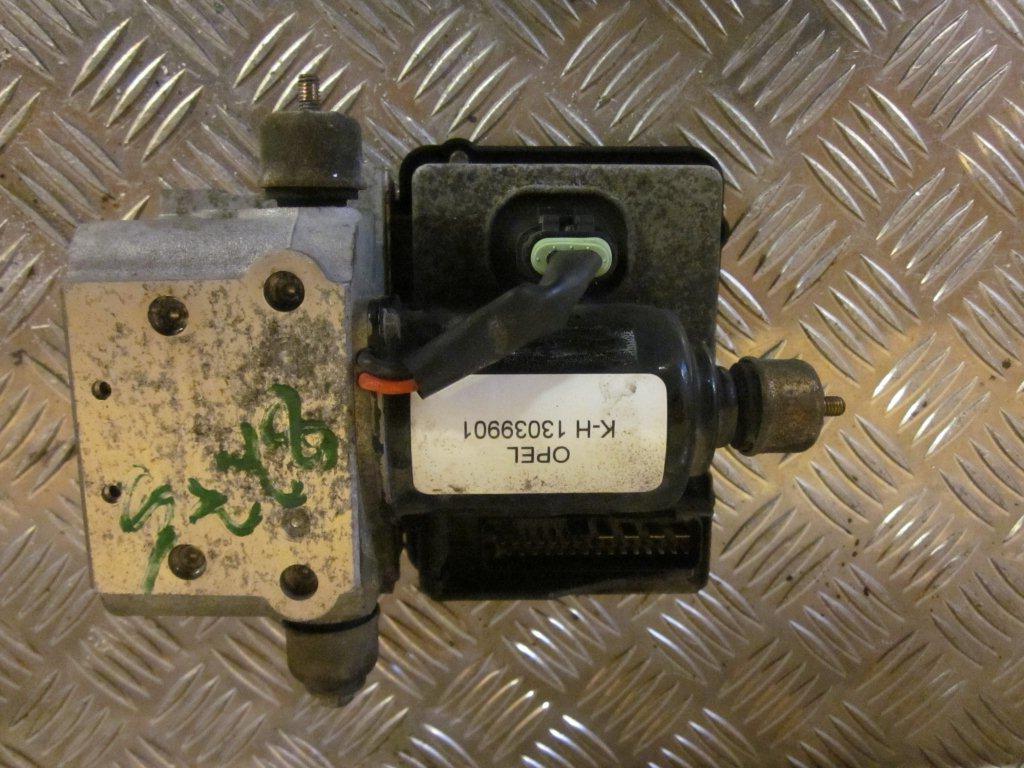 Opel Vectra B ABS Pumpe Med OEM Nr. 13039901 Fra Opel Ophugger