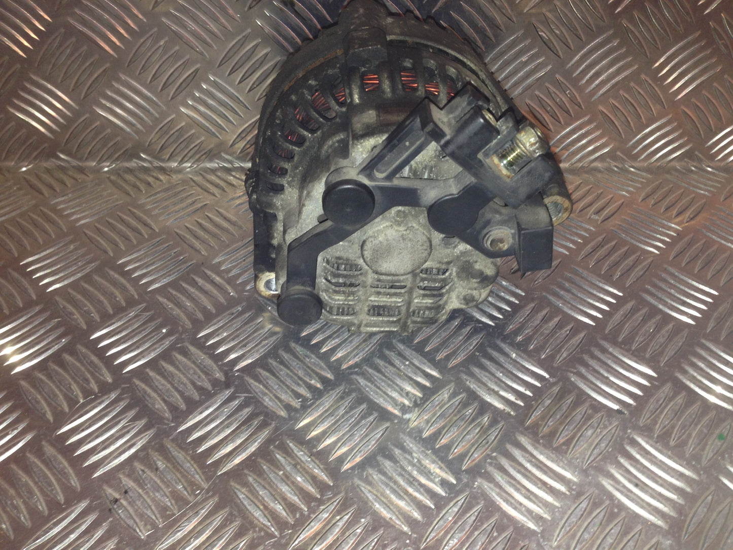 Peugeot 406 Generator Med OEM Nr. 9618961680 Fra Peugeot Ophugger