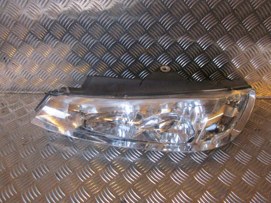 Peugeot 406 Forlygte Med OEM Nr. Ophugger Fra Peugeot Ophugger