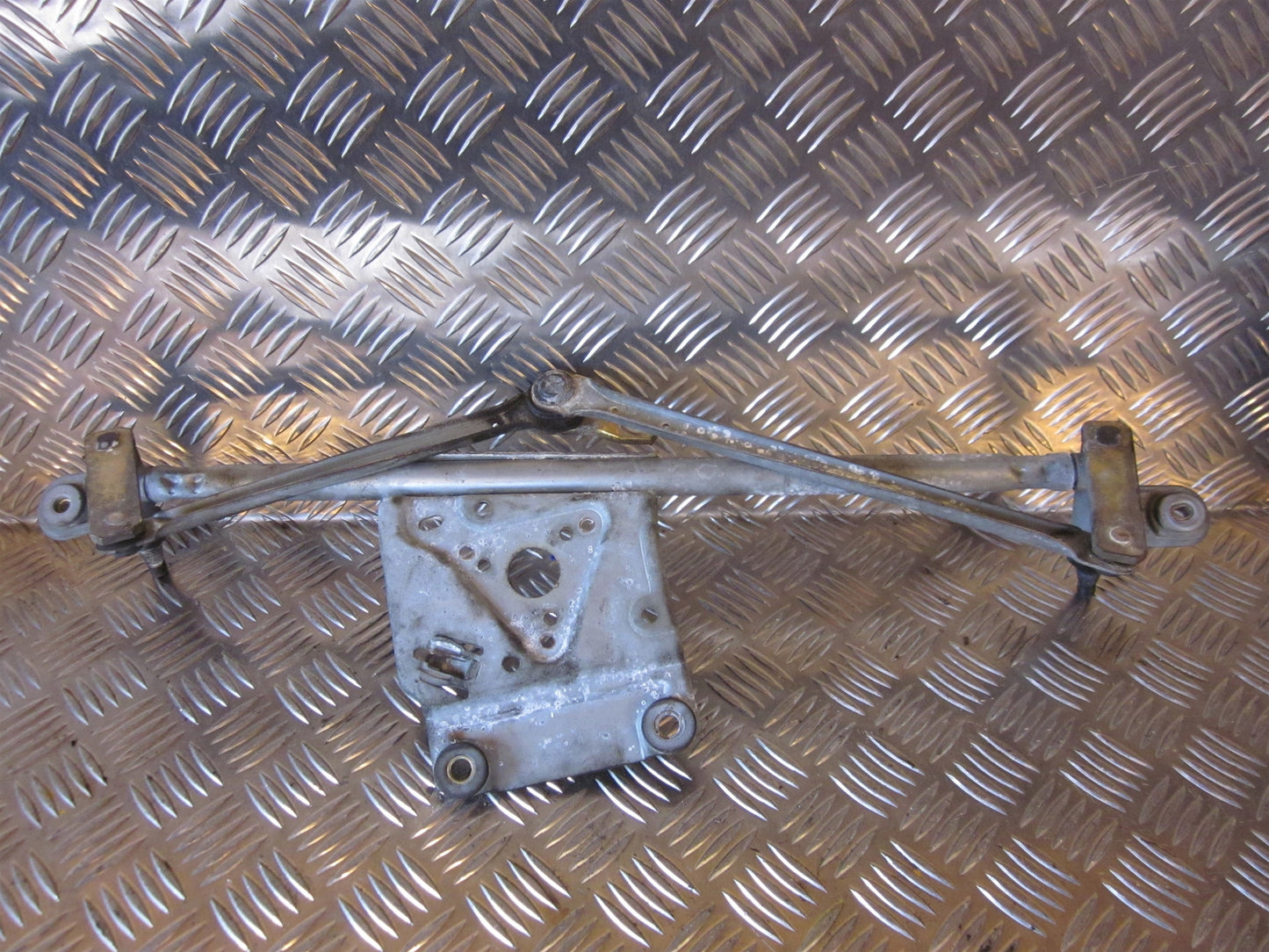 Peugeot 406 Viskertræk Med OEM Nr. Ophugger Fra Peugeot Ophugger