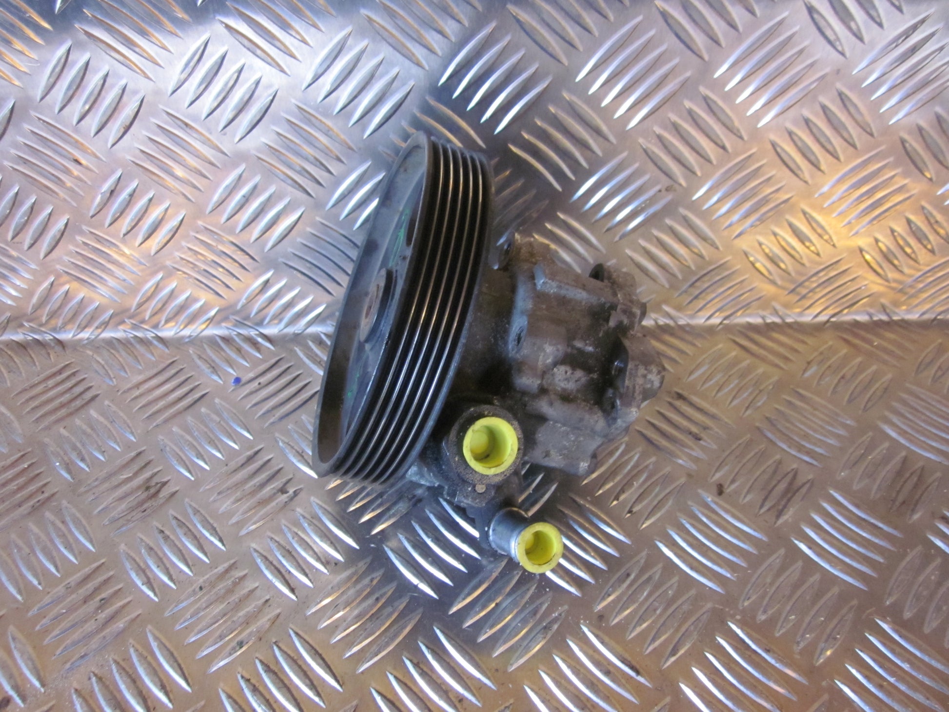 Peugeot 406 Servopumpe Med OEM Nr. Ophugger Fra Peugeot Ophugger