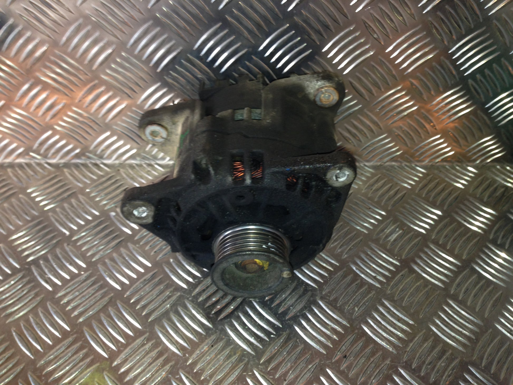 Ford Ka Generator Med OEM Nr. 0123310054 Fra Ford Ophugger
