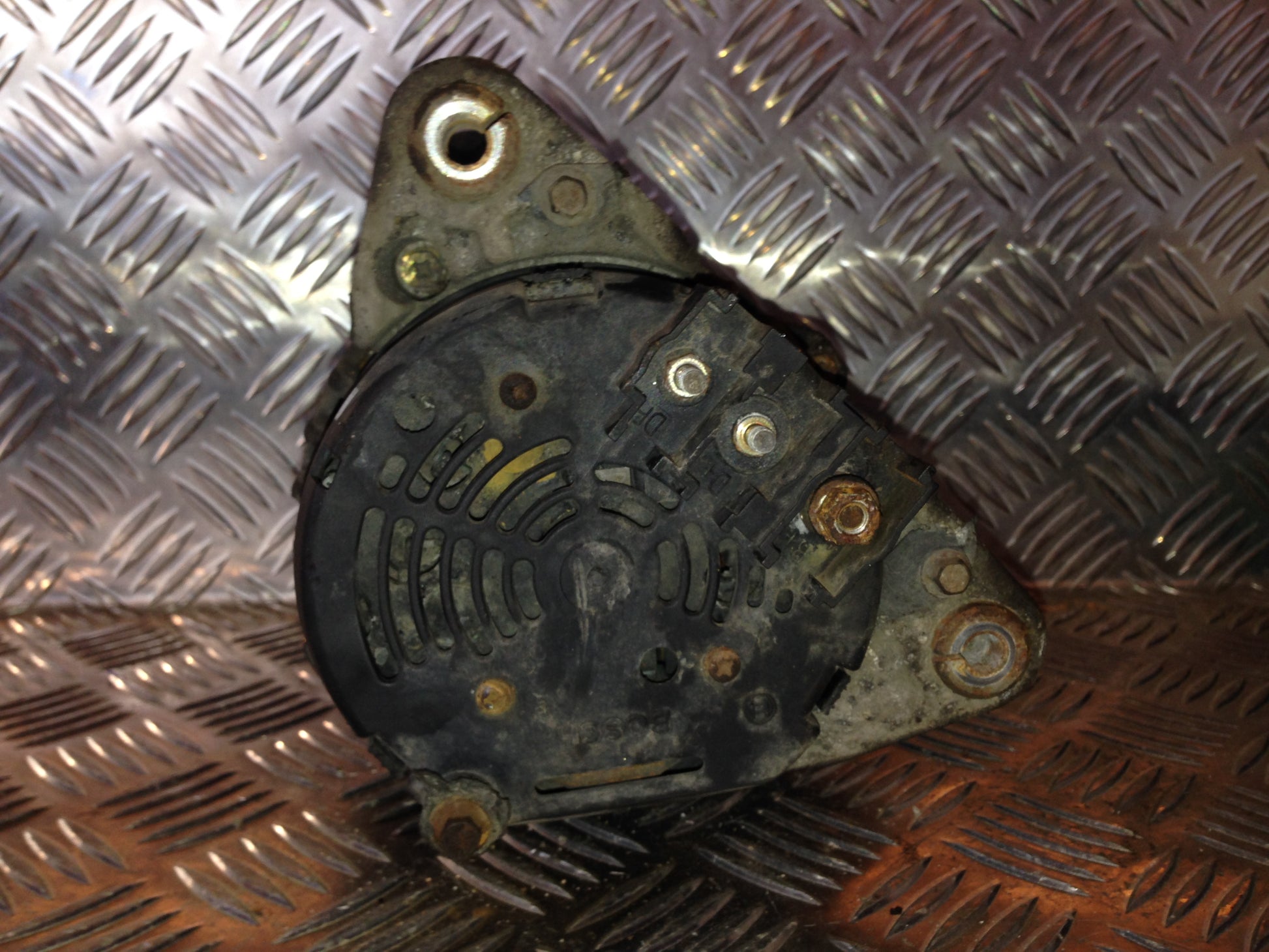 Ford Ka Generator Med OEM Nr. 0123310054 Fra Ford Ophugger