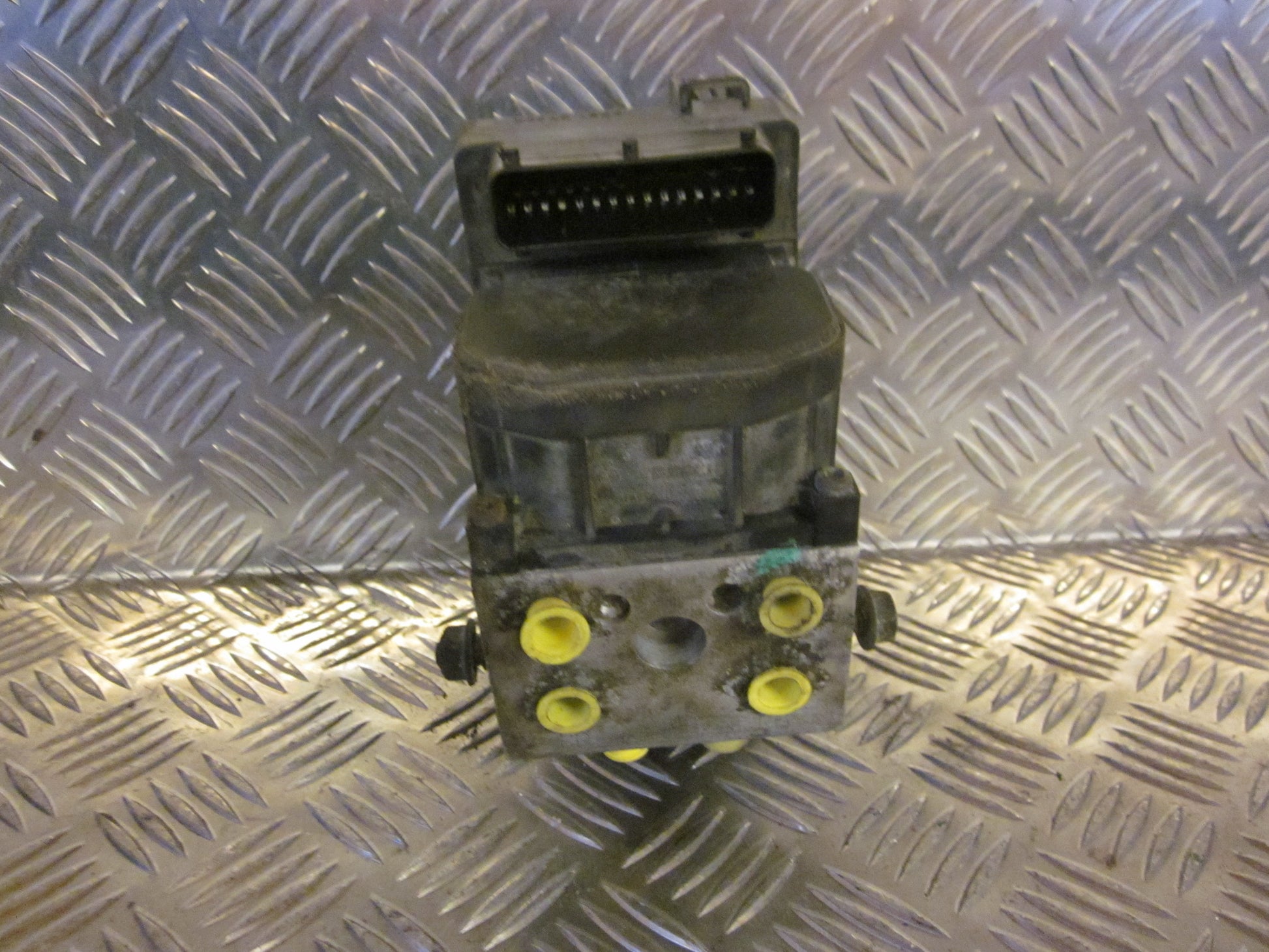Peugeot 306 Abs Pumpe Med OEM Nr. 0273004413 Fra Peugeot Ophugger