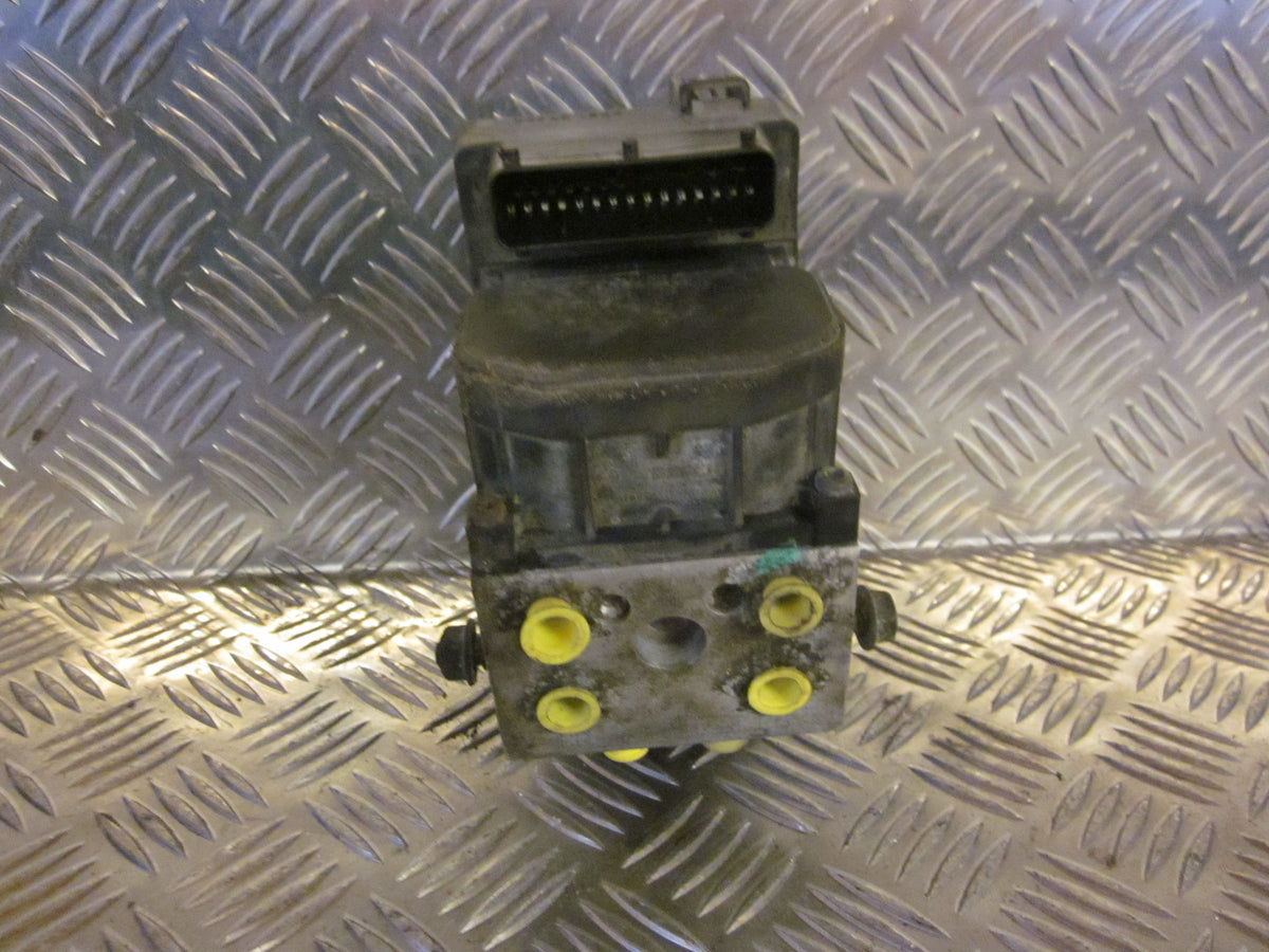 Peugeot 306 ABS Pumpe Med OEM Nr. 9636084580 Fra Peugeot Ophugger