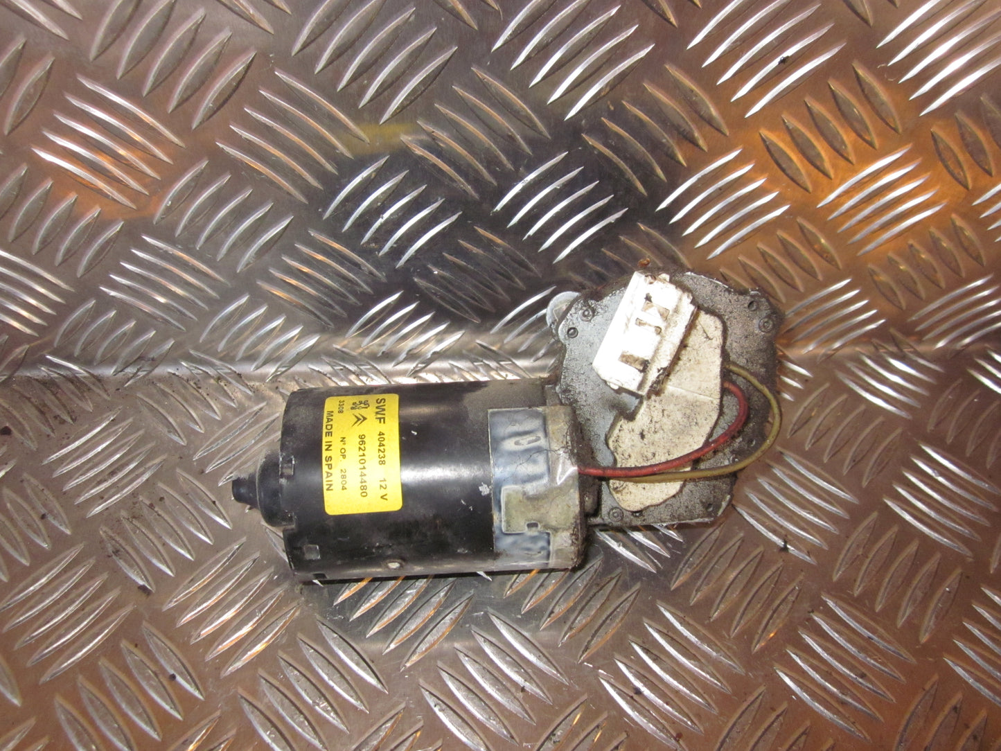 Peugeot Partner Viskermotor Med OEM Nr. Ophugger Fra Peugeot Ophugger