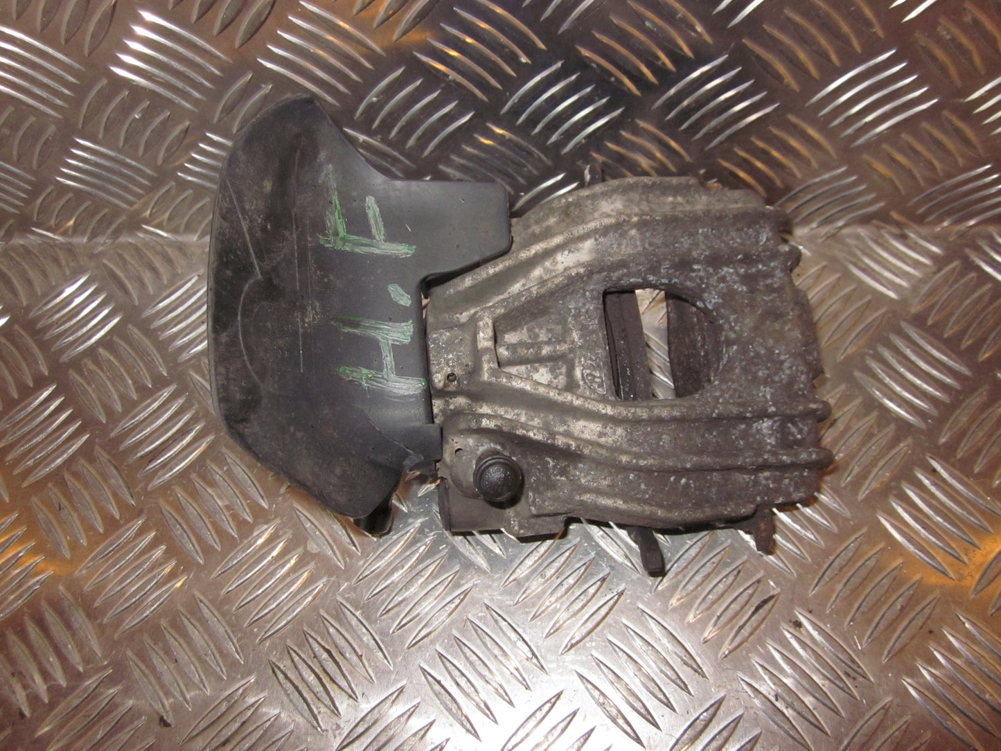 VW Lupo 6E/6X Bremsekaliber HF Med OEM Nr. 6E0615124 Fra VW Ophugger