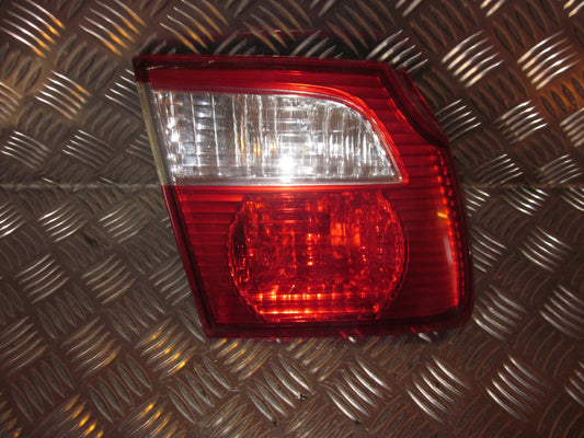Mazda 626 GF/GW Baglygte Med OEM Nr. Ophugger Fra Mazda Ophugger