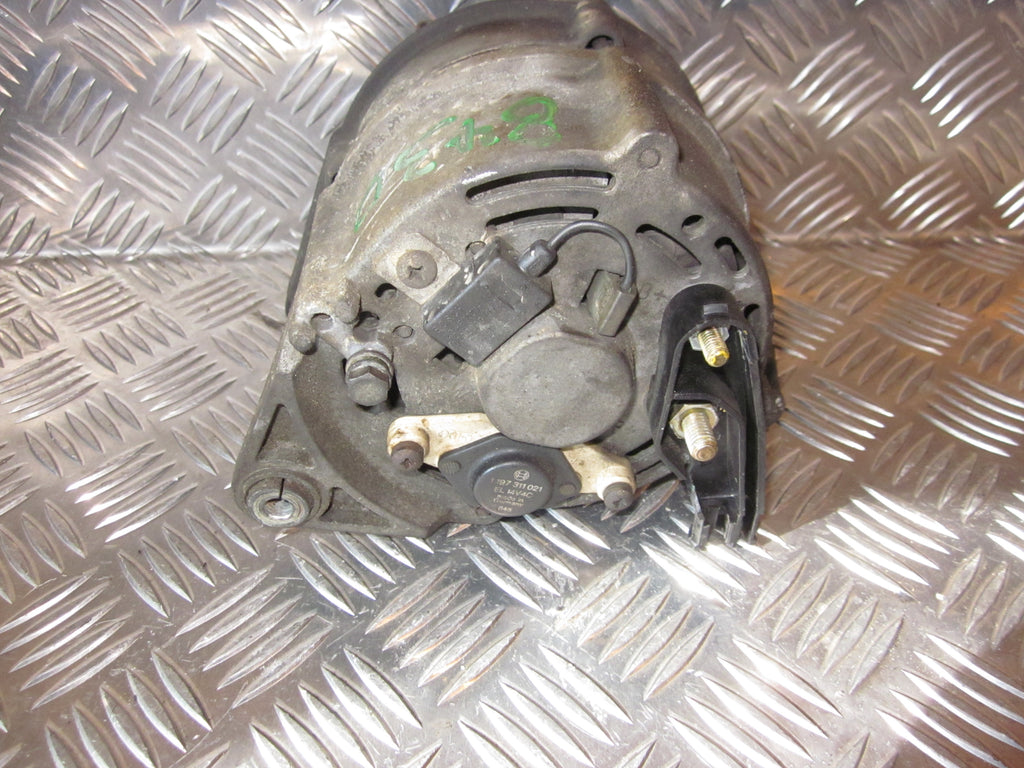 BMW 3-Serie E30 Generator Med OEM Nr. 0120488184 Fra BMW Ophugger