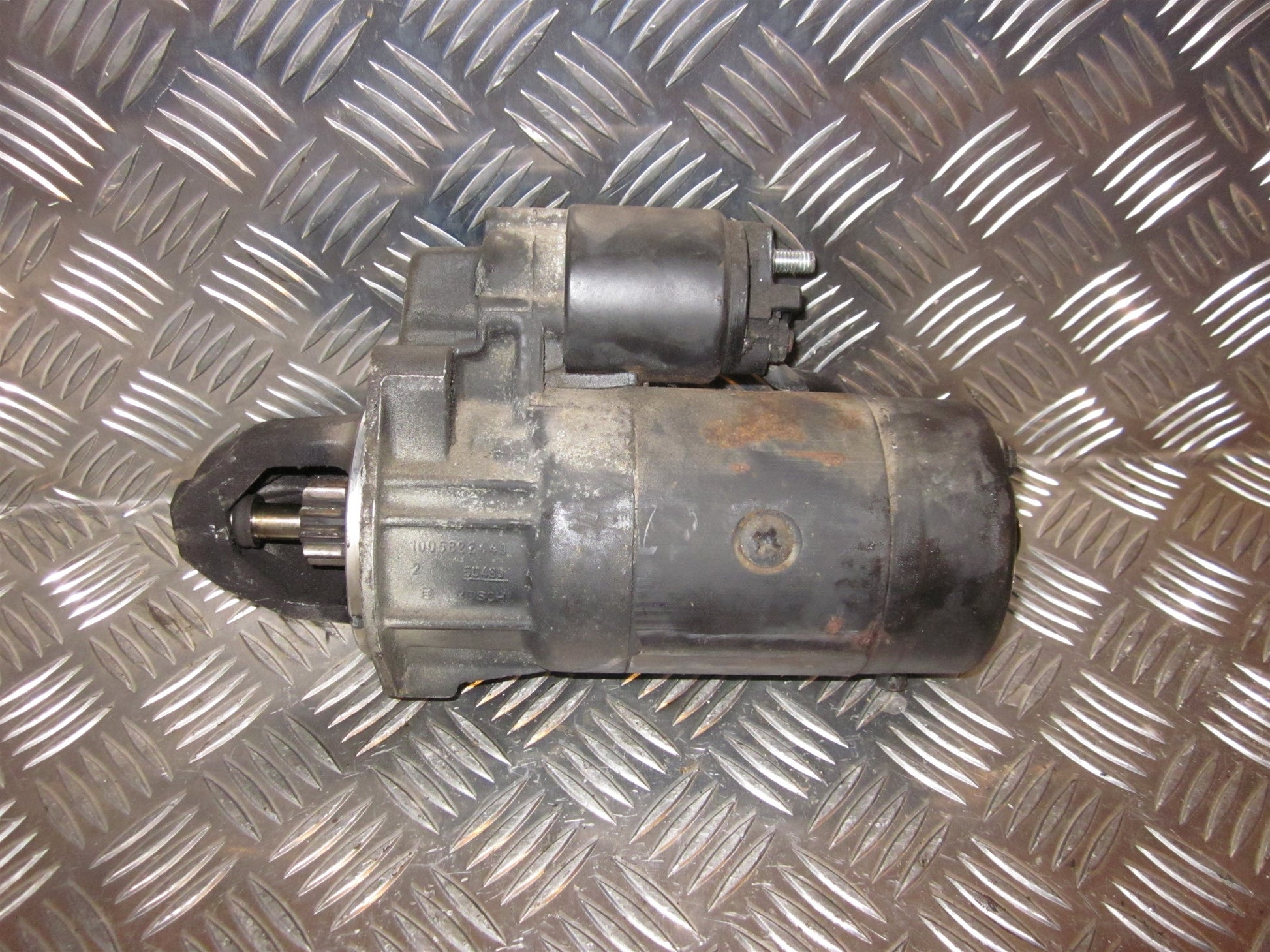 Mercedes 200 - W124 Starter Med OEM Nr. 1005822449 Fra Mercedes Ophugger