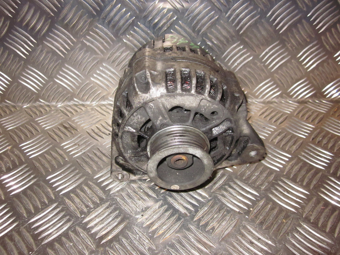 Ford Fiesta 4+5 Generator Med OEM Nr. 0123310023 Fra Ford Ophugger