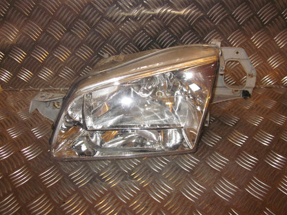 Mazda 323 F 5D BJ14 Forlygte Med OEM Nr. BJ1V51040B Fra Mazda Ophugger