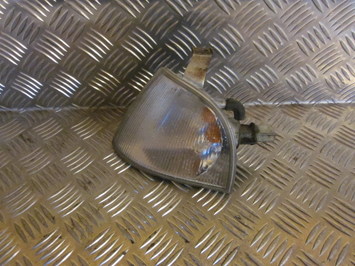 Skoda Octavia Blinklygte For Med OEM Nr. 1U0953155B Fra Skoda Ophugger