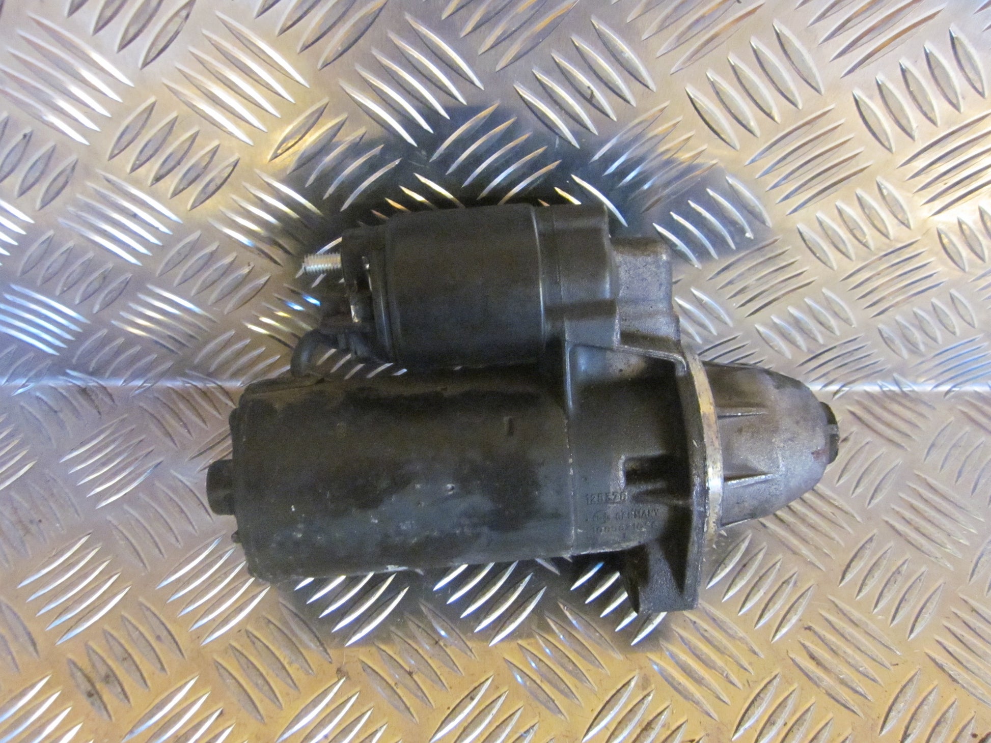Mercedes 200 - W124 Starter Med OEM Nr. 10005821056 Fra Mercedes Ophugger