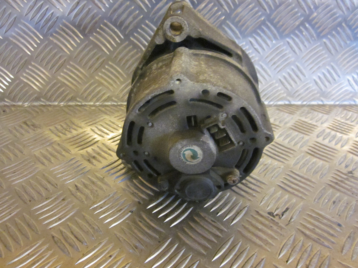 Mercedes 200 - W124 Generator Med OEM Nr. A0071545202 Fra Mercedes Ophugger
