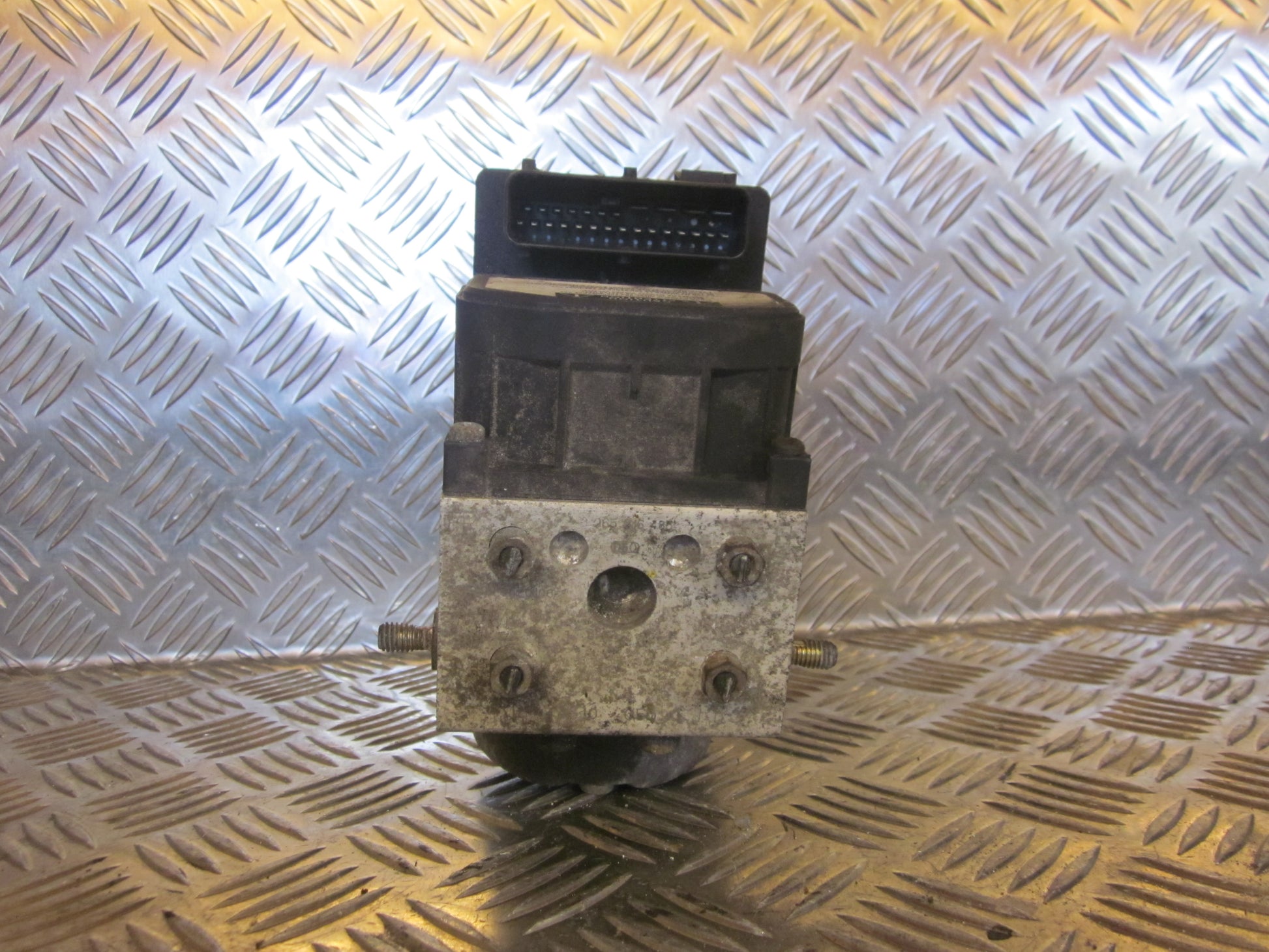 Toyota Avensis Abs Pumpe Med OEM Nr. 0273004229 Fra Toyota Ophugger