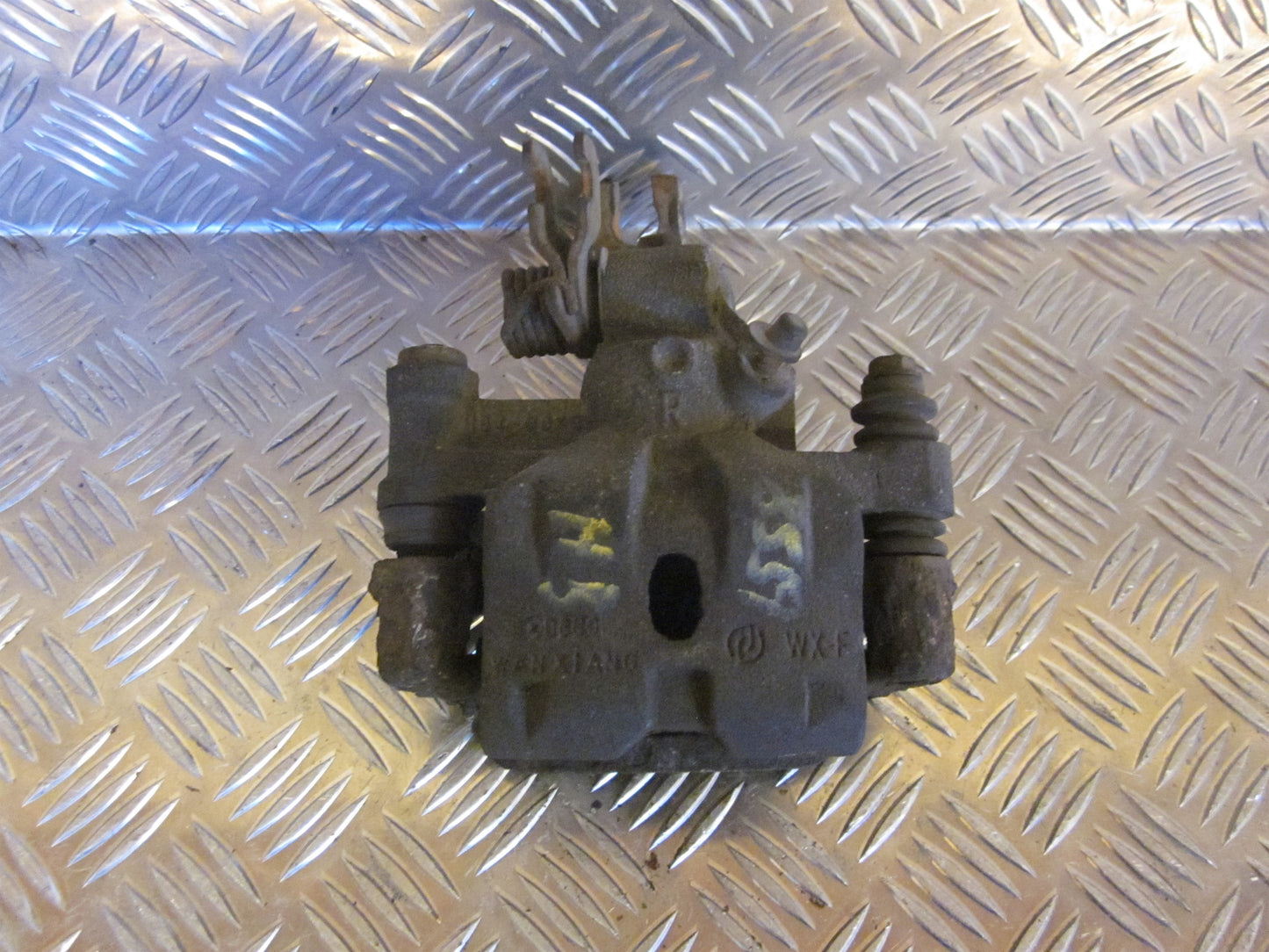 Mazda 626 GF/GW Bremsekaliber HB Med OEM Nr. Ophugger Fra Mazda Ophugger