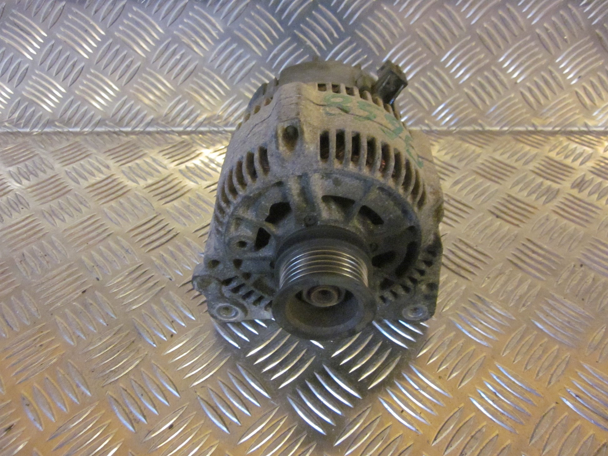 VW Polo 3 5D 6N Generator Med OEM Nr. 028903025H Fra VW Ophugger