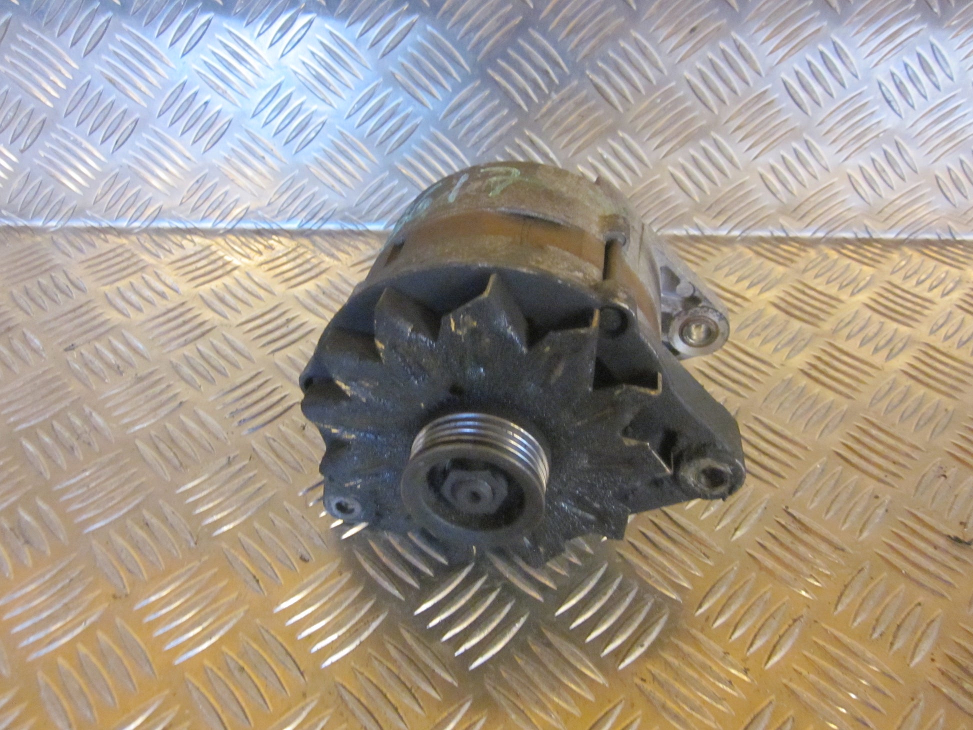 Skoda Favorit 136 Generator Med OEM Nr. Ophugger Fra Skoda Ophugger