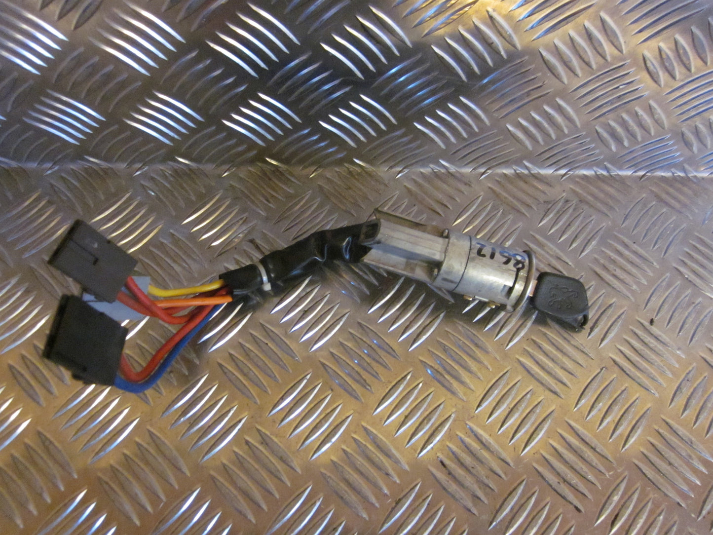 Peugeot 106 Ratlås Med OEM Nr. Ophugger Fra Peugeot Ophugger