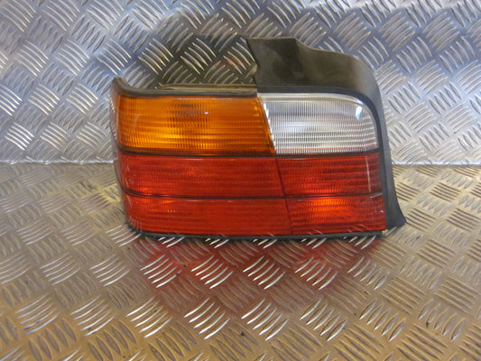 BMW 3-Serie E36 Baglygte Med OEM Nr. Ophugger Fra BMW Ophugger