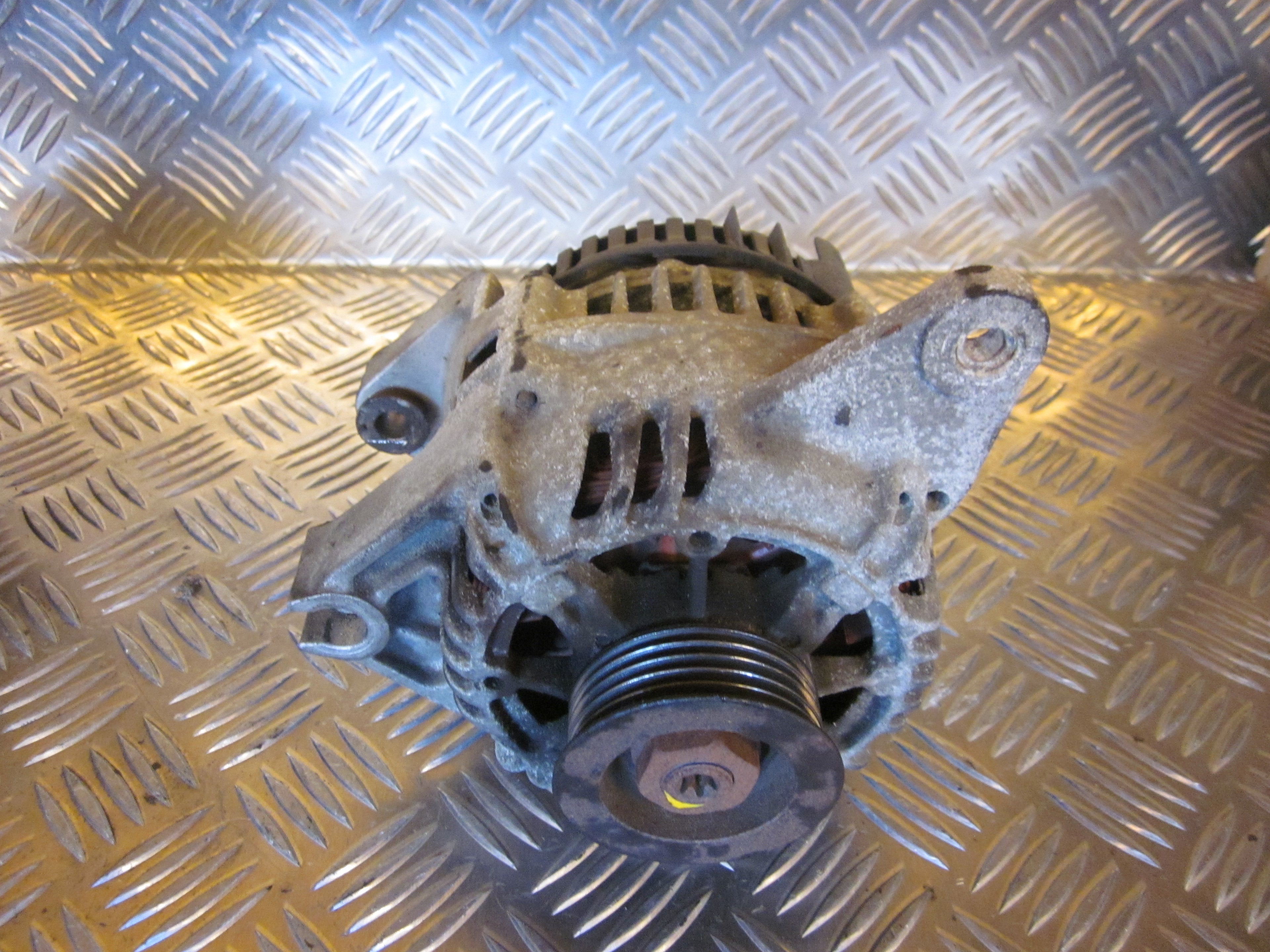 Citroen Saxo Generator Med OEM Nr. 9620332580 Fra Citroen Ophugger