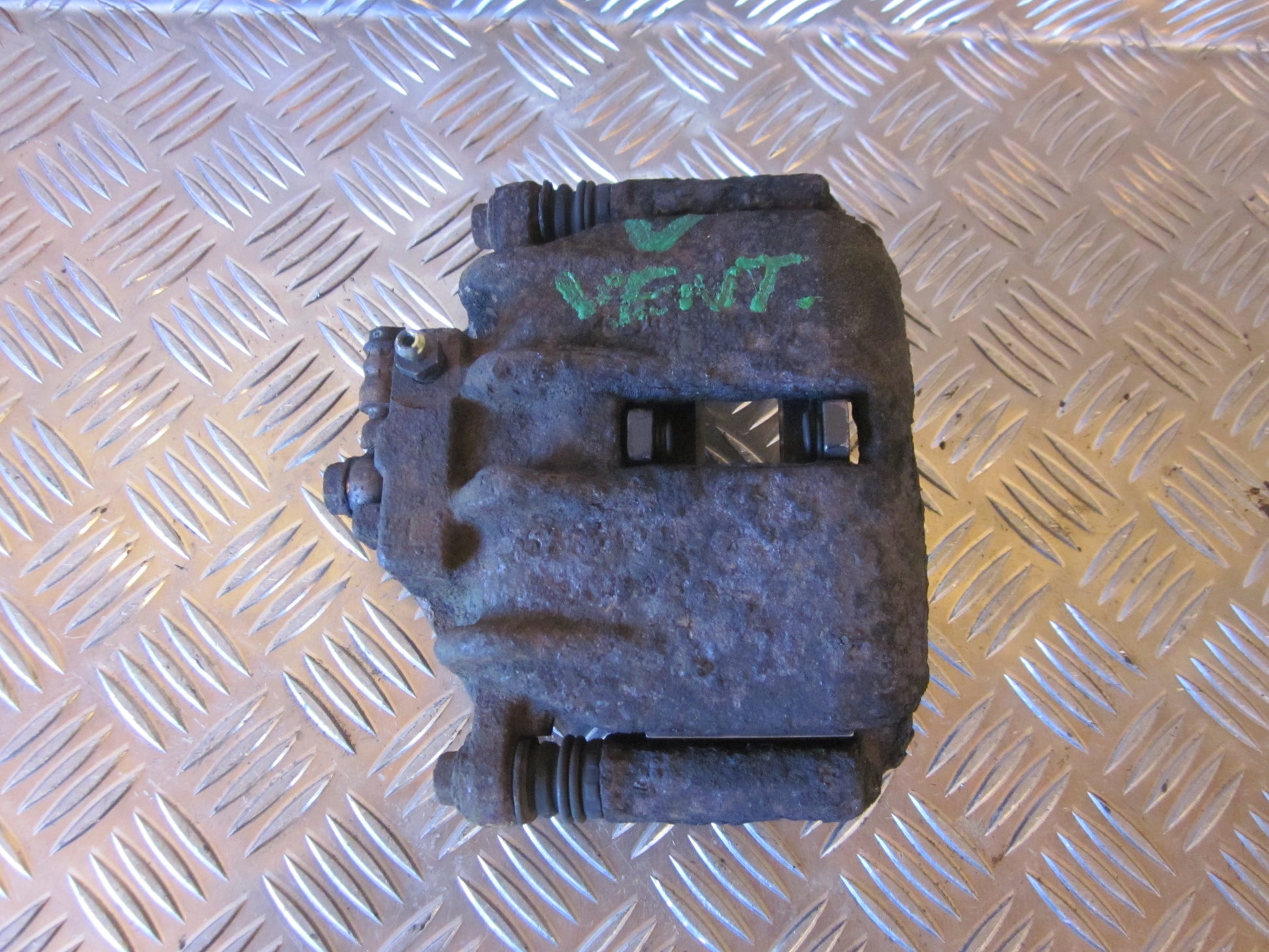 Rover 400 Bremsekaliber VF Med OEM Nr. Ophugger Fra Rover Ophugger