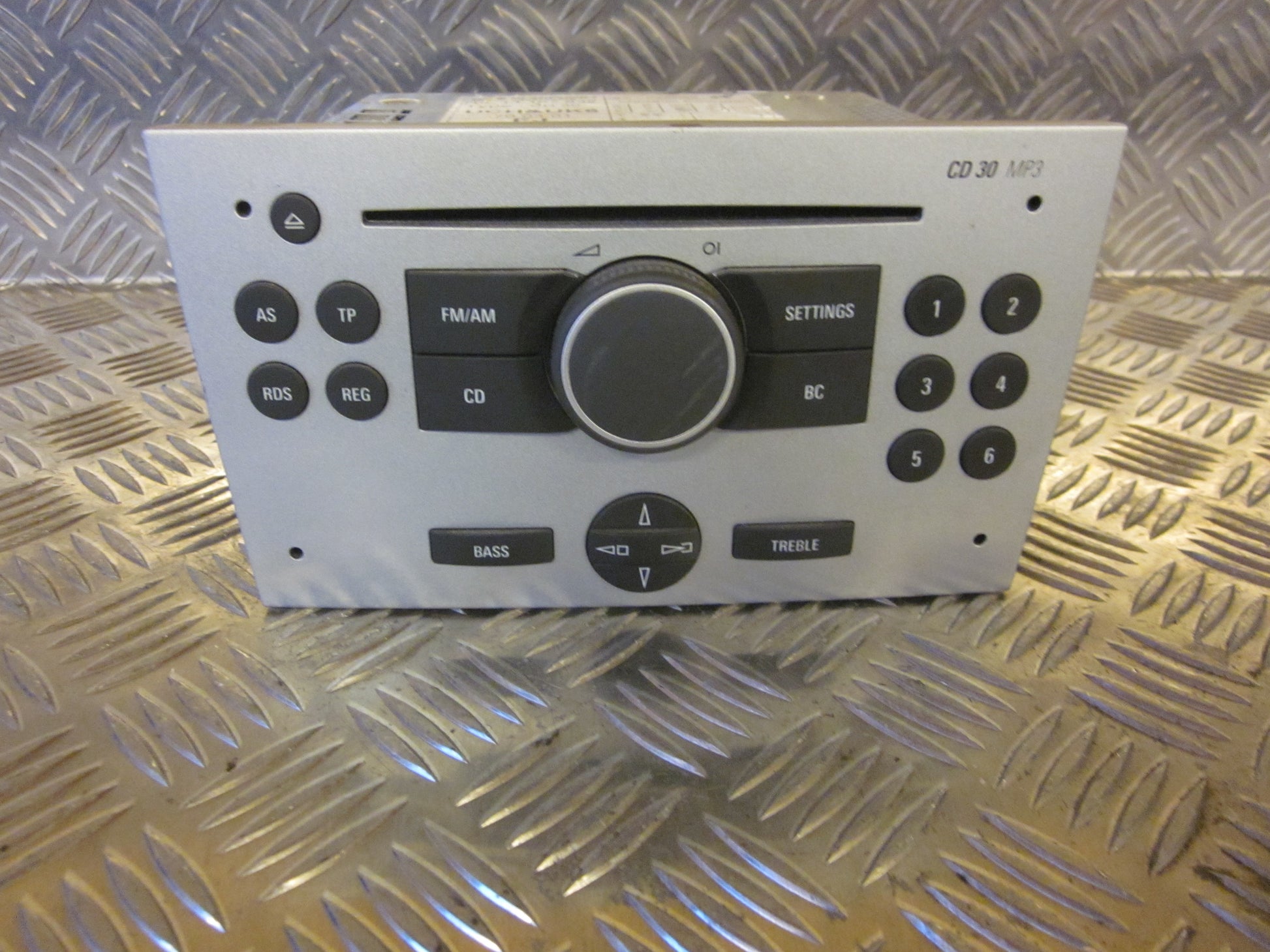 Opel Meriva A Radio M/Cd Med OEM Nr. 13167832FJ Fra Opel Ophugger