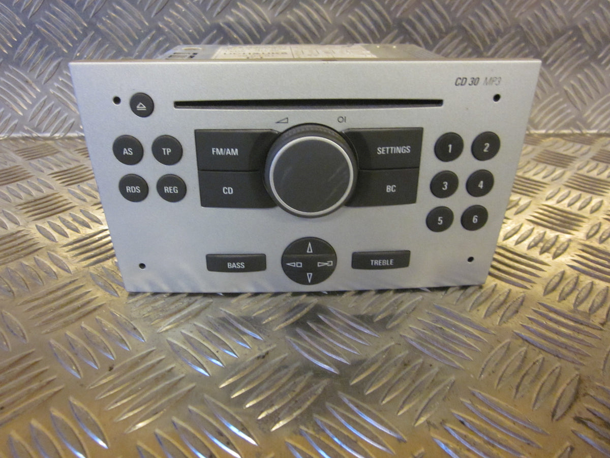 Opel Meriva A Radio M/Cd Med OEM Nr. 13167832FJ Fra Opel Ophugger