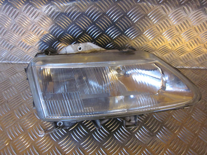Renault Laguna Forlygte Med OEM Nr. Ophugger Fra Renault Ophugger