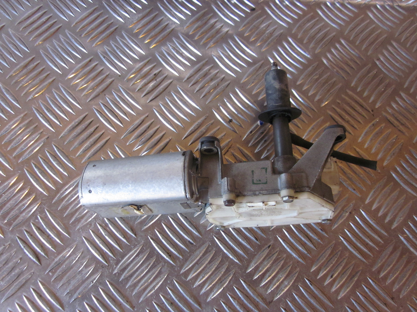 Fiat Punto Bagrudevisker Motor Med OEM Nr. Ophugger Fra Fiat Ophugger