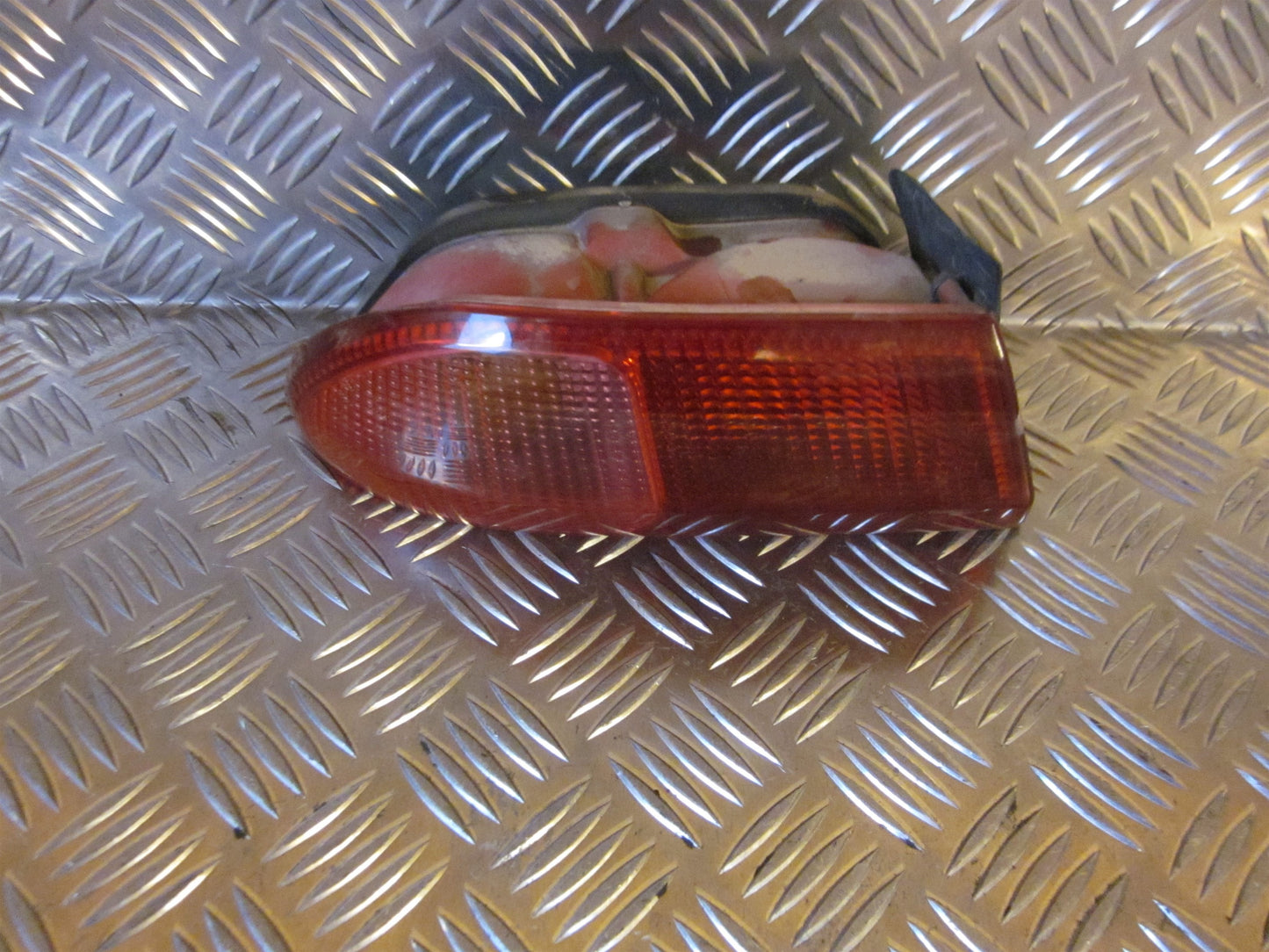 Alfa Romeo 156 Baglygte Med OEM Nr. Ophugger Fra Alfa Romeo Ophugger