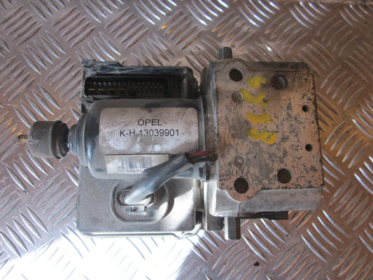 Opel Vectra B Abs Pumpe Med OEM Nr. 13039901 Fra Opel Ophugger
