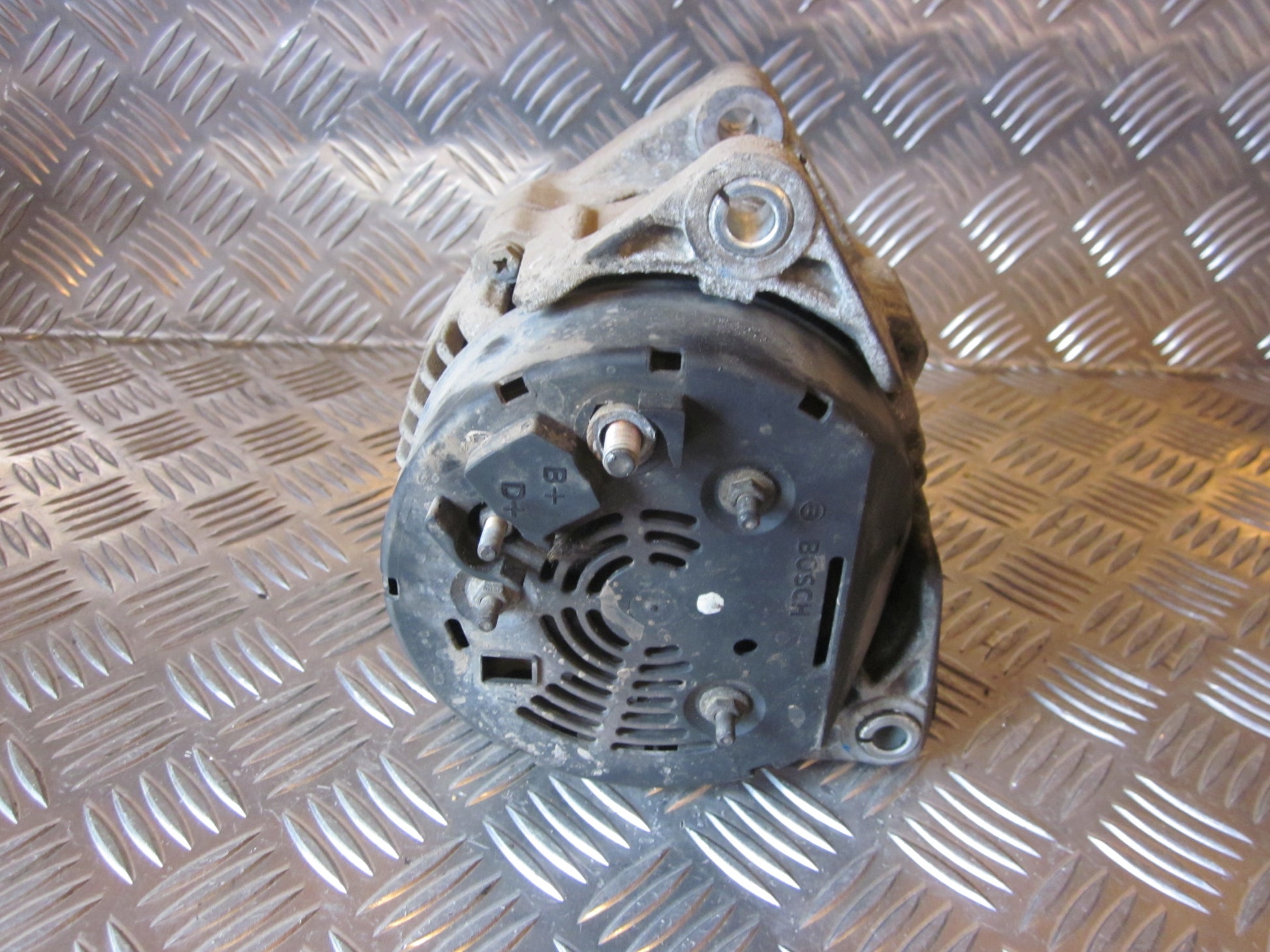 Opel Vectra B Generator Med OEM Nr. 0123500008 Fra Opel Ophugger