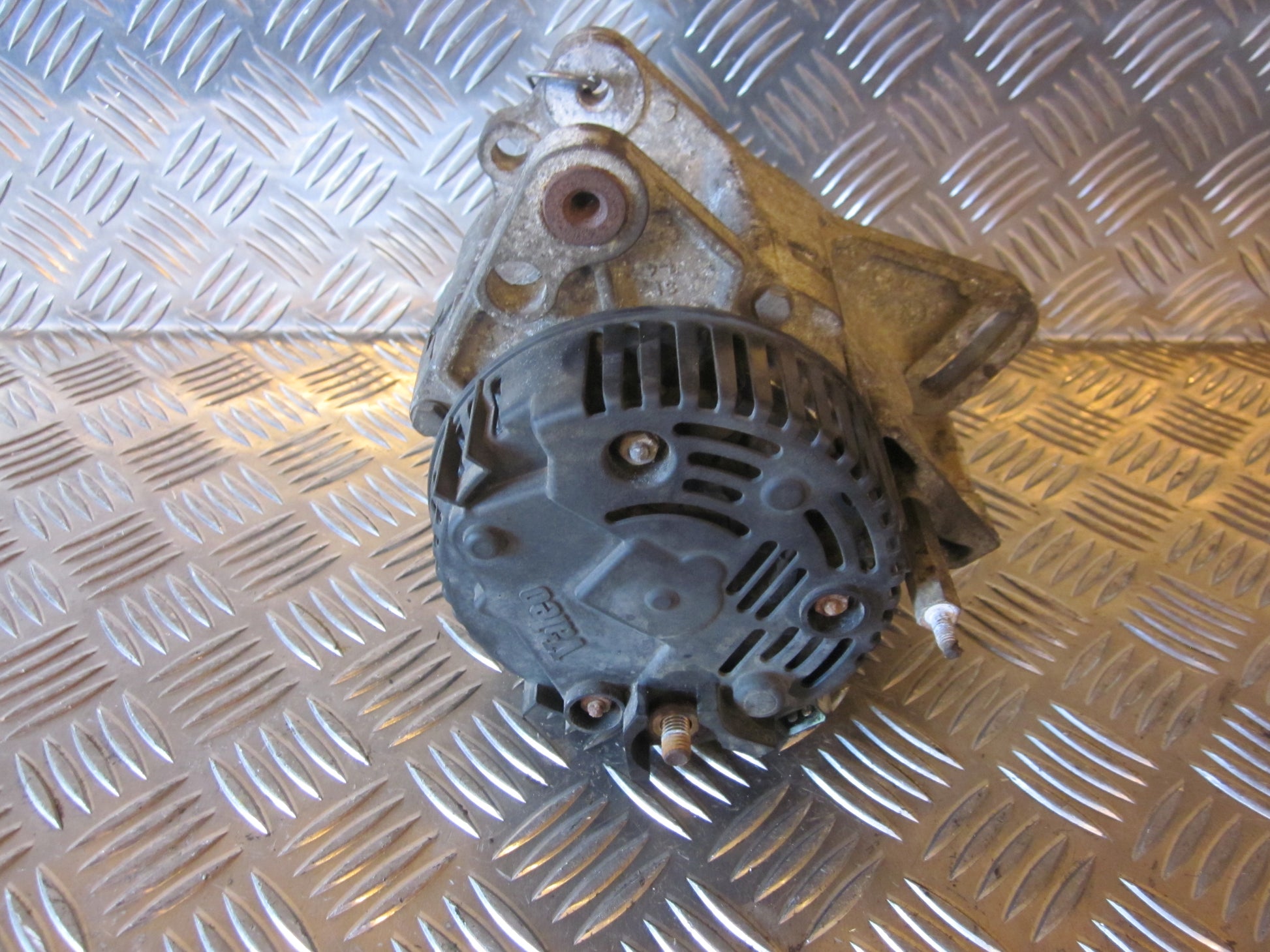 VW Polo 3 5D 6N Generator Med OEM Nr. 030903023EX Fra VW Ophugger