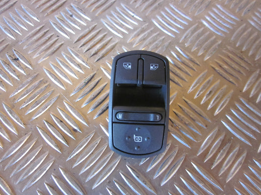 Opel Corsa D Kontakt Rudehejs Med OEM Nr. Ophugger Fra Opel Ophugger