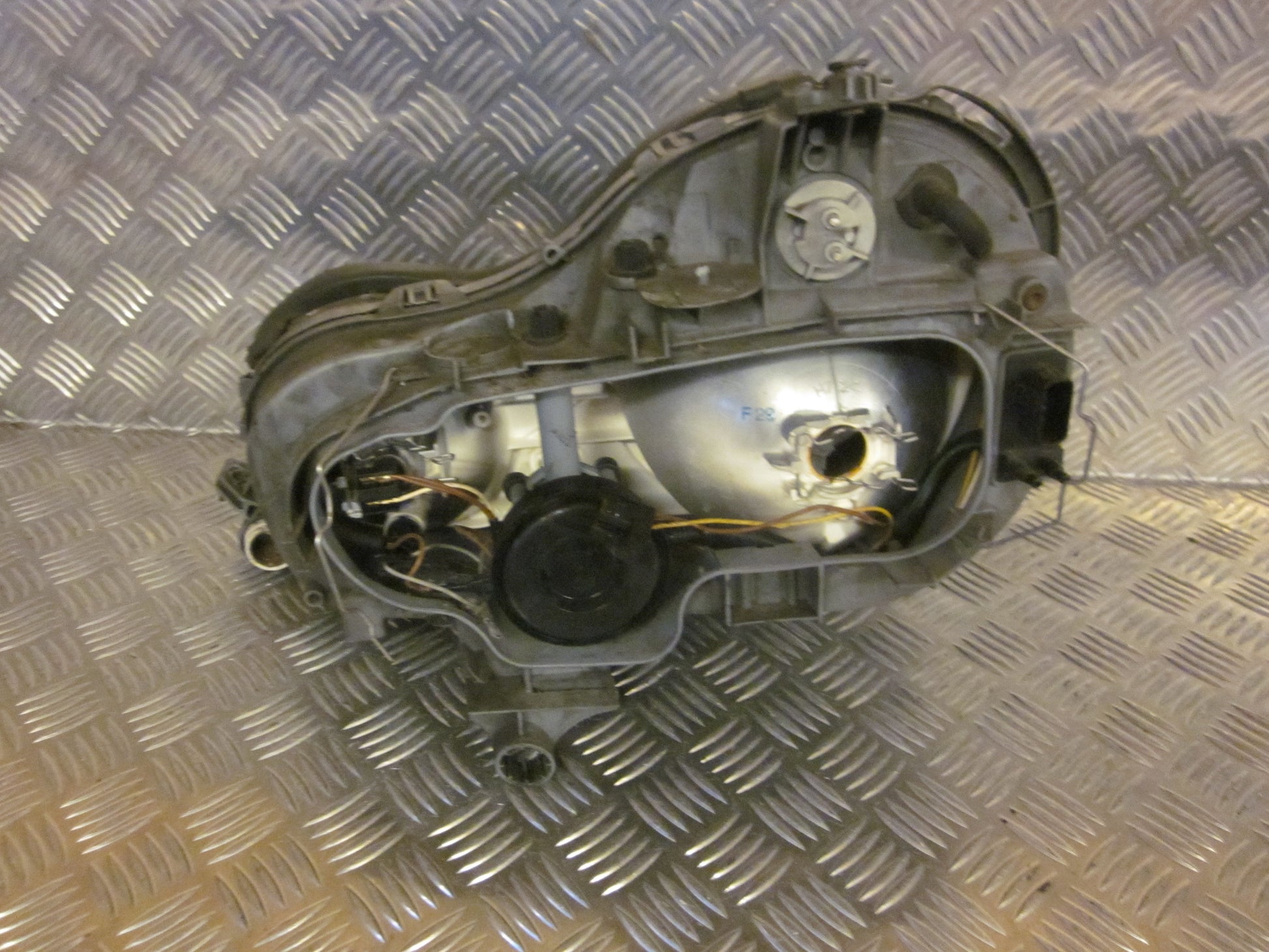 Mercedes E W210 Forlygte Med OEM Nr. Ophugger Fra Mercedes Ophugger