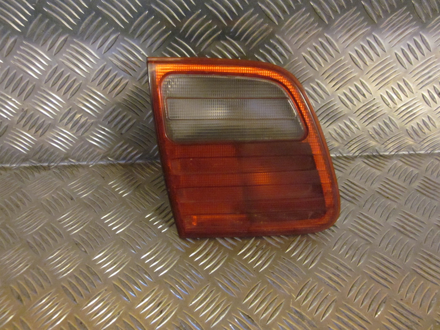 Mercedes E W210 Baglygte Med OEM Nr. Ophugger Fra Mercedes Ophugger