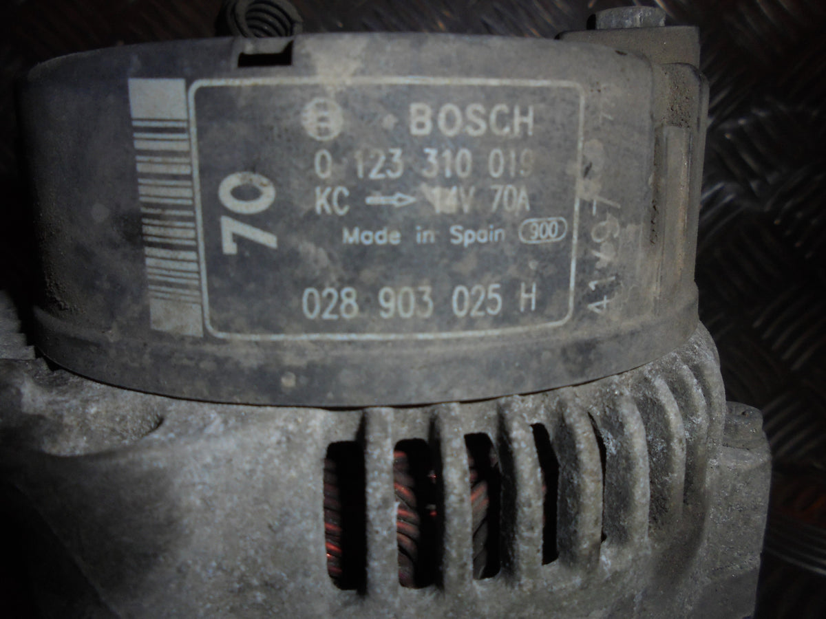 VW Polo 3/5D 6N Generator Med OEM Nr. 028903025H Fra VW Ophugger