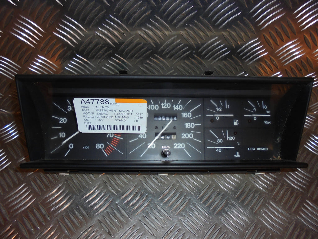 Alfa Romeo Alfa 75 Speedometer - Instrument Med OEM Nr. Ophugger Fra Alfa Romeo Ophugger