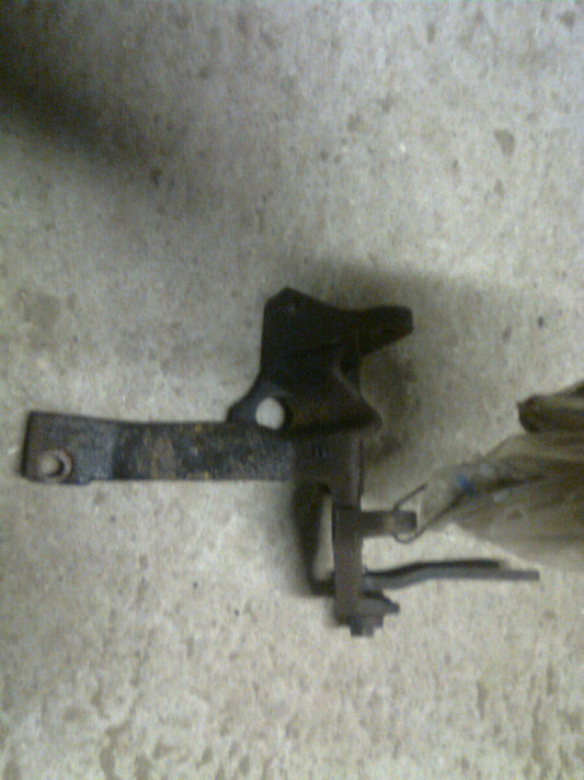 Ford Escort MK.5/Orion Generatorbeslag Med OEM Nr. Ophugger Fra Ford Ophugger