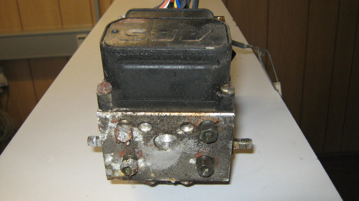 Mitsubishi Lancer ABS Pumpe Med OEM Nr. MR129948 Fra Mitsubishi Ophugger