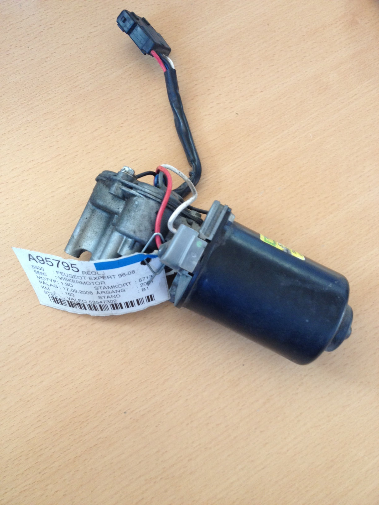 Peugeot Expert Viskermotor Med OEM Nr. Ophugger Fra Peugeot Ophugger