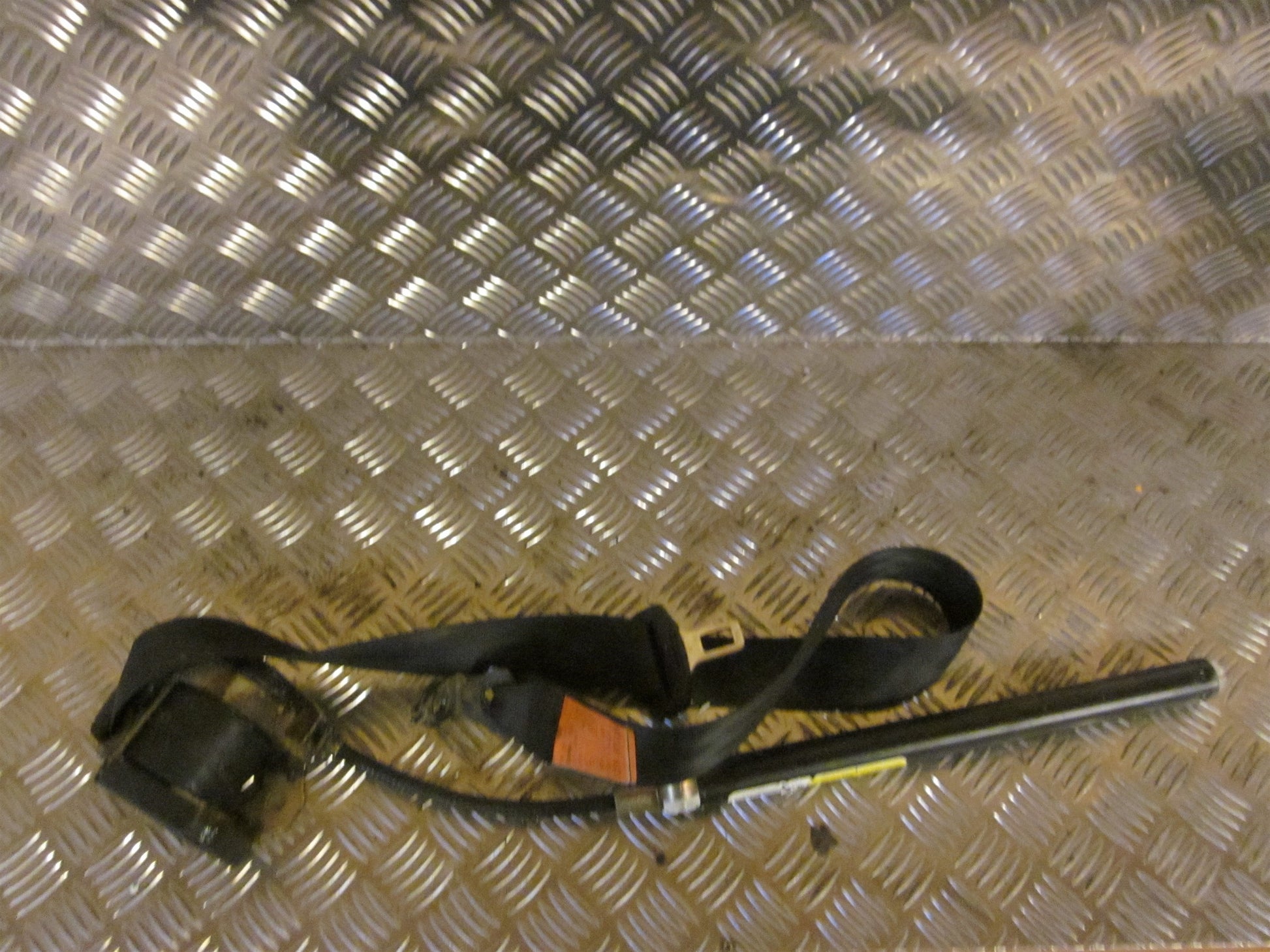 VW Golf 3 1H Sikkerhedsseler For Med OEM Nr. 1H0857705A Fra VW Ophugger