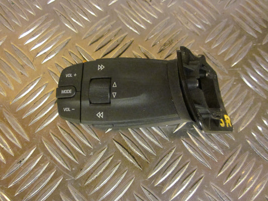 Seat Ibiza 6J Radio Div. Tilbehør Med OEM Nr. Ophugger Fra Seat Ophugger