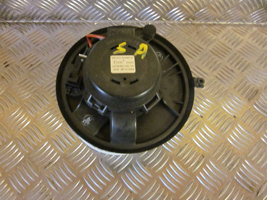 Renault Laguna 2 Varmeblæser Med OEM Nr. 7701048753 Fra Renault Ophugger